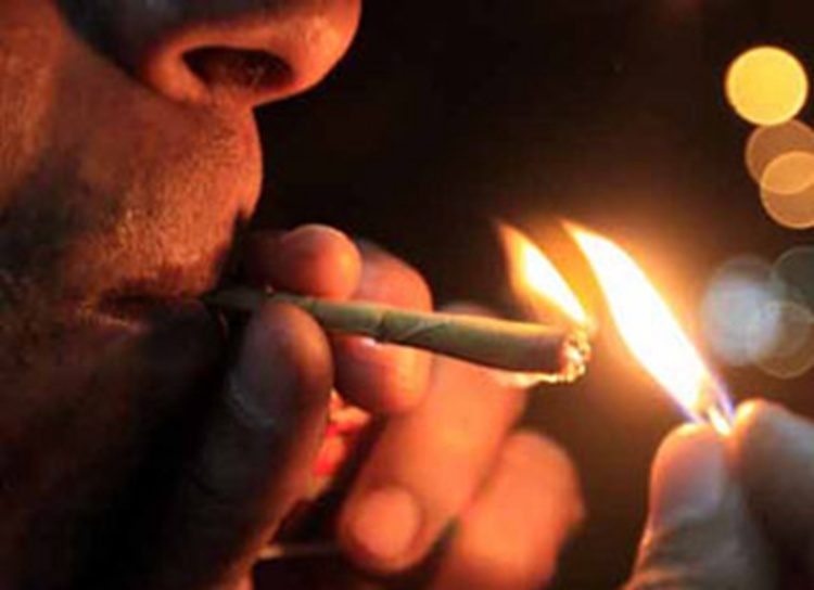 意大利拟禁止在公共场所吸电子烟